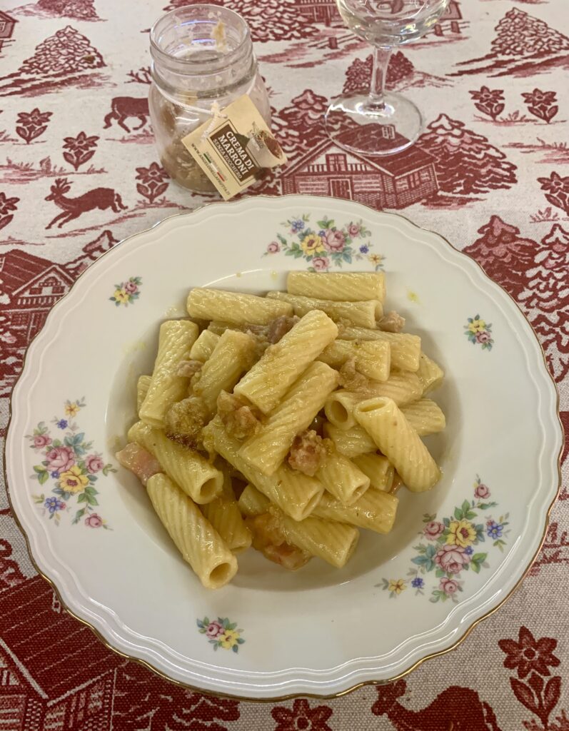 Tortiglioni bio con pancetta e crema di marroni L’Angelo della Frutta